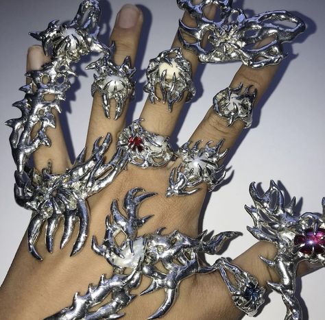 Metal Heart Aesthetic, Rings Big, Chrome Hearts Jewelry, Biker Jewelry, Soldering Jewelry, Jewellery Silver, Jewelry Accessories Ideas, Big Rings, Tech Fashion