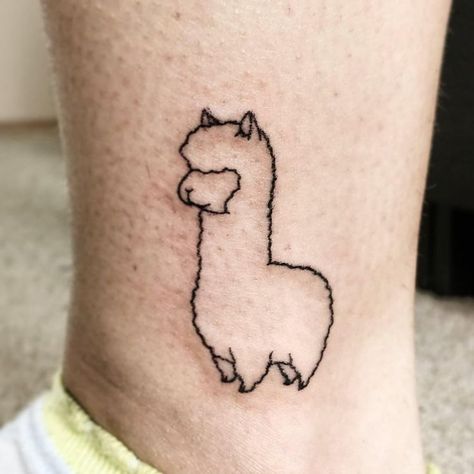 Lama Tattoo, Tattoos Simplistic, Llama Tattoo, F Tattoo, Maching Tattoos, Stick Poke Tattoo, Tattoos Matching, Bestie Tattoo, Hand Poked Tattoo