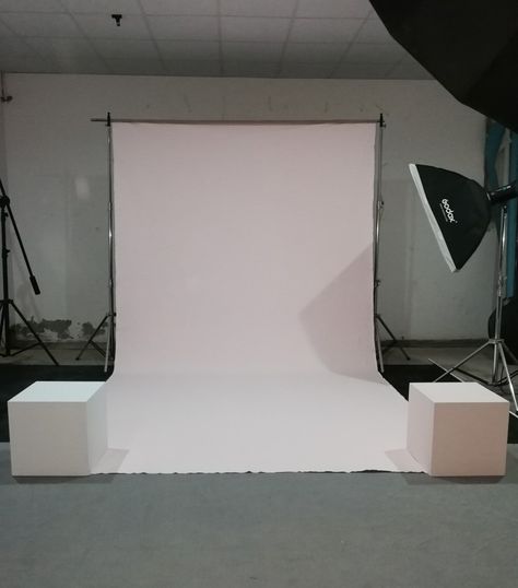 White Studio Background Photography Product Photography Online Web Photography Fashion Shoot Photo Shoot Design Art Clothing Light Setup Furniture Shoot Photography, Web Photography, Shoots Ideas, White Studio Background, Light Setup, Birthday Shoot, Photography Product, White Background Photo, Art Clothing