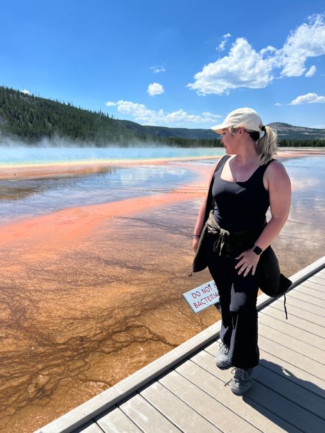 Yellowstone, vacation instagram inspo, instagram inspo, hiking outfits, yellowstone vacation Yellowstone Hiking Outfit, Yellowstone Hiking, Vacation Instagram, Hiking Outfit Summer, Yellowstone Vacation, Outfit Hiking, Summer Hiking Outfit, National Park Vacation, Hiking Aesthetic