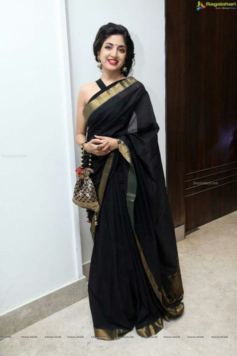 Poonam Kaur looking pretty in golden bordered black saree and her black hair. She is so cute. Black And Golden Saree, Black Saree With Golden Border, Golden Saree, Golden Border, Salwar Dress, 2020 Fashion Trends, Black Saree, Anarkali Suit, Party Wear Sarees