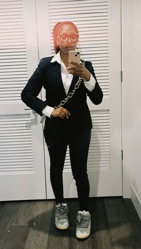 Black Feminine Outfit, Track Suit Outfit, Buisness Outfits, Corporate Baddie Outfits, Boujee Outfits, Stylish Work Attire, Swag Outfits For Girls, Trendy Fashion Outfits