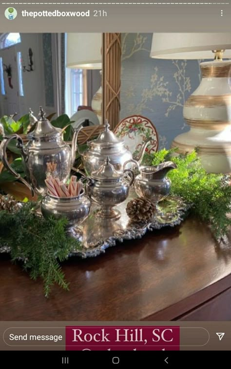 Silver Teapot Decor, Silver Tea Set Display Ideas, Silver Tea Set Display, Silver Tablescape, Victoria Christmas, Silver Tray Decor, Christmas Decor Gold, Tea Set Display, Classical Christmas