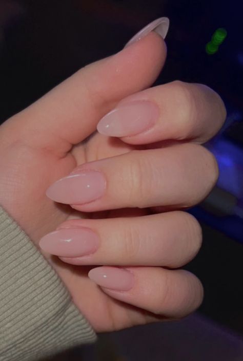 #nails #nailart #nailinspiration #nailideas #naturnails #nudenails #almondnails #almondshapenails Cute Matte Nails, Almond Acrylic Nails Designs, Shape Nails, Nude Nail Designs, Almond Shape Nails, Almond Acrylic Nails, Almond Nail, Almond Shape, Reference Poses