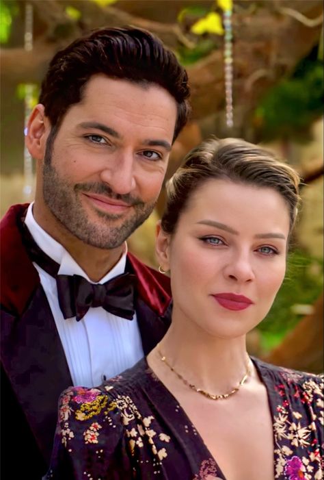 Tom Ellis Lauren German, Nora Ellis, Tom Ellis And Lauren German, Lucifer Series, Lucifer Quote, Lauren Tom, Michael Jackson Dance, Chloe Decker, Romantic Quotes For Her