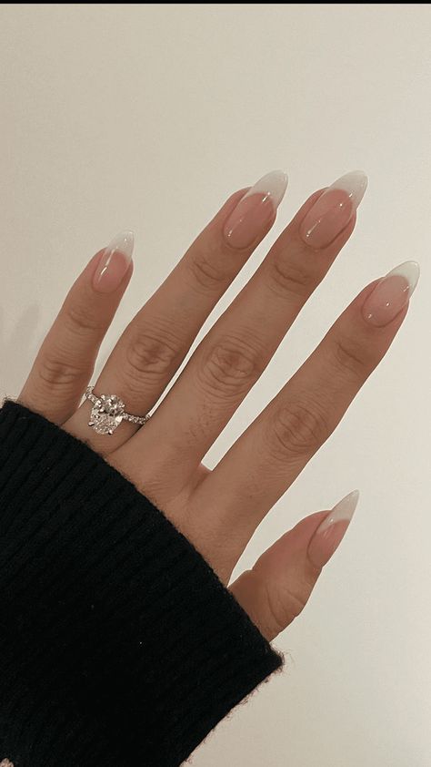 12 Vanilla French Nail Ideas For a Soft and Elegant Manicure Vanilla Nails Short, Creamy White French Tip Nails, Classic Bride Nails, French Nails Rounded, Ivory French Tip Nails, Rounded French Nails, Pretty French Tips, Dip In Nails, Off White French Tip