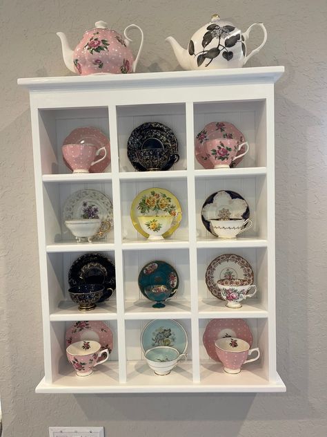 Photo shelf display