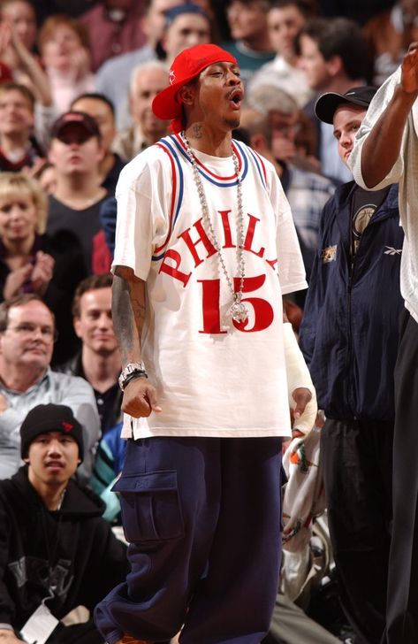 “Show you how it’s done, I’m the question and the answer like Iverson” 💯 | theScore.com Allen Iverson Fits, Allen Iverson Fashion, Nba 2000s Fashion, Allen Iverson Outfit, Grafity Drawings, Allen Iverson Aesthetic, Allen Iverson Style, 2000’s Outfit, Rap Clothes