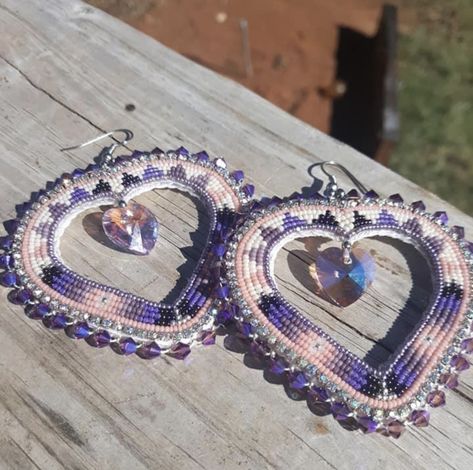 Purple Native Beaded Earrings, Cindy Lu, Pretty Beaded Jewelry, Native American Beadwork Earrings, Native Beaded Earrings, Indigenous Beadwork, Native Earrings, Felted Earrings, Beaded Hat Bands