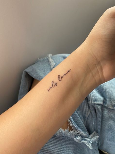 Side Hip Tattoos, Handwriting Tattoos, Sunflower Tattoo Sleeve, Cursive Tattoos, Getting A Tattoo, Tattoos For Black Skin, Red Ink Tattoos, Cute Small Tattoos, Minimalist Tattoos