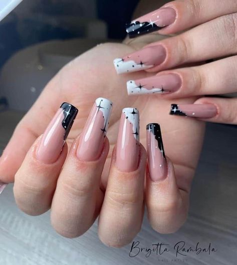 Black Or White Nails, Black And White Nail Designs Coffin, Black And White Nails Coffin, Nails Ideas Black And White, Nails Acrylic Black And White, Trendy Black And White Nails, Black And White Nails Acrylic, Black And White Nails Designs, Black And White Acrylic Nails