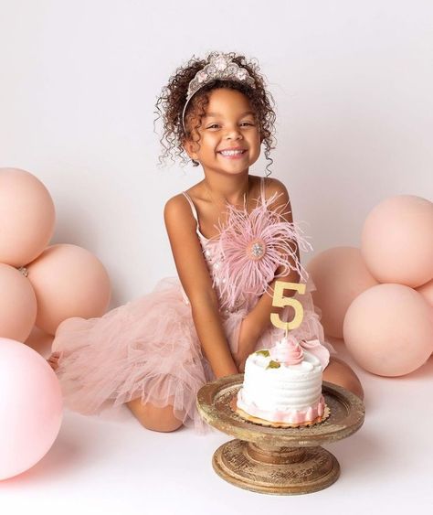 Five Is A Vibe Birthday Photoshoot, Ballet Birthday Photoshoot, 7th Birthday Girl Photoshooting Ideas, Five Year Old Birthday Photoshoot, 6th Birthday Girl Photoshooting, 6 Year Photoshoot, 4th Birthday Girl Photoshooting, Girl 5th Birthday Photoshooting Ideas, 3rd Birthday Studio Photoshoot