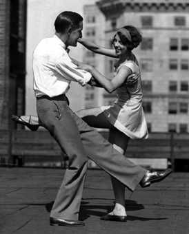 1920+Foxtrot+Dances | Roaring 1920s Dance Styles Charleston, Fox Trot, Texas Tommy photo ... 1920s Dance, West Coast Swing Dance, Ballroom Dance Photography, Dancing In The Street, Arte Jazz, Vintage Dance, Lindy Hop, Swing Dancing, Swing Dance