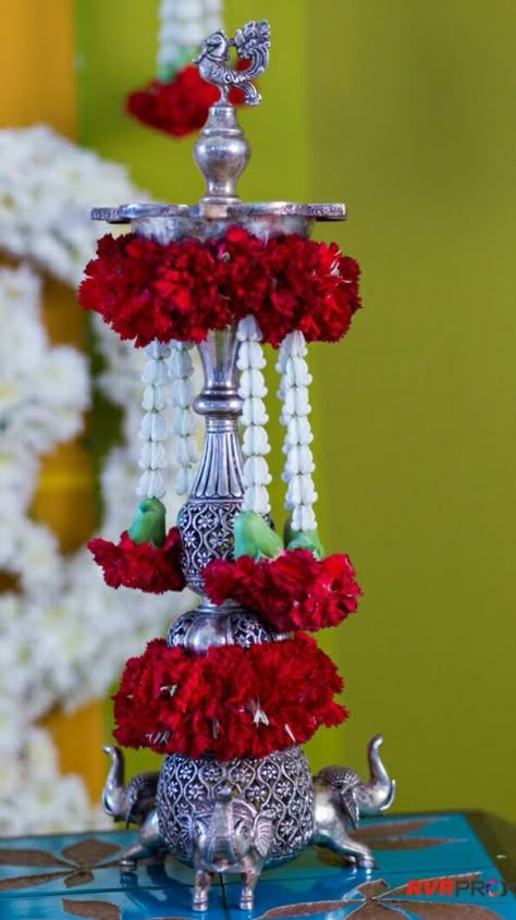 Indian wedding decor #indian #wedding Wedding Decor Indian, Indian Wedding Deco, Decor Indian Wedding, Indian Wedding Decoration, Home Flower Decor, Indian Wedding Decor, Ganapati Decoration, Rangoli Side Designs, Housewarming Decorations