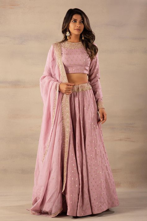 Shop for Anupraas by Nishant and Rahul Purple Embroidered Lehenga Set for Women Online at Aza Fashions Simple Lehenga, Blouse Ideas, Wedding Lehenga Designs, Lehenga Designs Simple, Golden Globes Red Carpet, Choli Designs, Embroidered Lehenga, Dress Indian, Designer Outfits