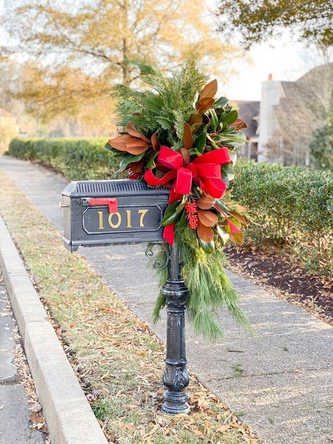 Decorated Mailboxes For Christmas, Mailbox Swag Christmas Diy, Holiday Mailbox Decor, Mailbox Christmas Decorations Diy, Mailbox Decorations For Christmas, Christmas Mailbox Decor, Mailbox Christmas Decorations, Mailbox Swag Christmas, Christmas Mailbox Swag