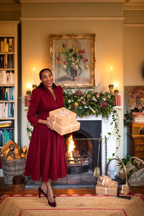 How to Make Your Own Stylish Christmas Crackers, Courtesy of Hill House Vintage’s Paula Sutton | Vogue Make Christmas Crackers, Hill House Vintage, Paula Sutton, Make Your Own Crackers, Hill House Home, Old Candles, House Vintage, Christmas Crafting, Domestic Goddess