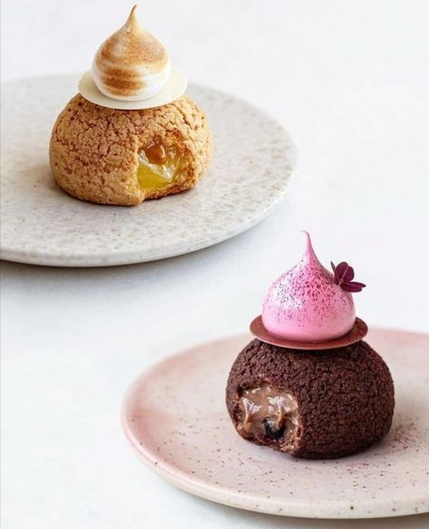 Mini Pastry, Sweets Photo, Bakers Table, Bakery Menu, Arts Magazine, Dessert Plating, Choux Pastry, French Dessert, Gourmet Desserts