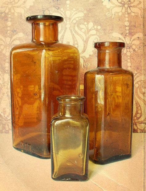 Old Medicine Bottles, Old Glass Bottles, Amber Glassware, Bottle Collection, Antique Glass Bottles, Antique Bottle, Vintage Jars, Altered Bottles, Amber Glass Bottles