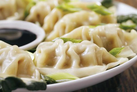 Try these Thai Vegetarian Dumplings with a delicious shiitake mushroom-tofu filling. The filling is quick to make, then just wrap and steam. Vegan Potstickers, Steamed Dumpling, Vegetarian Dumpling, Korean Dumplings, Vegetarian Thai Recipes, Vegetarian Thai, Vegetable Dumplings, Steamed Dumplings, Thai Street Food