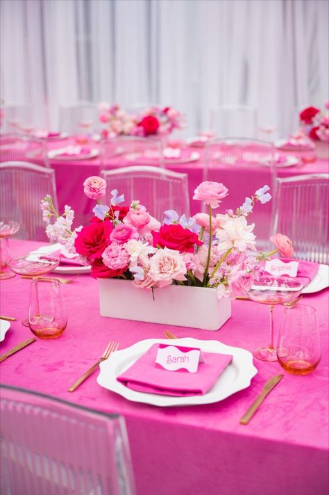 Barbie Table Decor, Barbie Tablescape, Barbie Party Table Decor, Barbie Table Centerpiece, Barbie Party Centerpieces, Barbie Table Decorations, Barbie Graduation, Pastel Table Setting, Barbie Mood