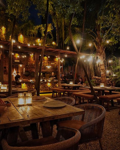 Tulum Night Magic 🌴 Tulum Vibes Party, Tulum Nightlife, Tulum Dinner, Mexican Backyard, Tulum Food, Tulum Restaurants, Dreams Tulum, Night Magic, Tulum Mexico