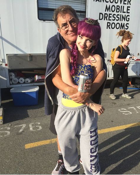 happy birthday to one of my favorite people in the world, the man, the myth, the legend, @kennyortegablog. you've changed me as an artist &… Dave Cameron, Descendants Wicked World, Mal Descendants, Descendants Characters, Disney Descendants Movie, Kenny Ortega, Disney Channel Descendants, Disney Descendants 3, Dove Cameron Style