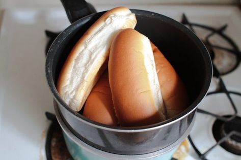 How to Cook Hot Dogs on a Cooktop Range | LIVESTRONG.COM Krystal Burger, Steam Buns, Hot Dog Rolls, Hard Rolls, Deli Sandwiches, Steamer Recipes, Finger Sandwiches, Hot Dog Recipes, Hamburger Buns