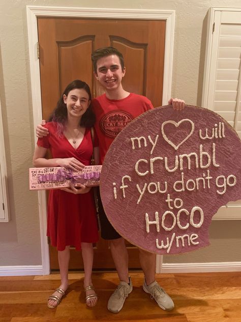 Crumbl Cookies Ask To A Dance Ideas High Schools, My Heart Would Crumble Homecoming, Dance Posals Ideas, Asking To A Dance Ideas, Crumbl Promposal, Crumble Cookie Homecoming Proposal, Crumbl Cookie Prom Proposal, Crumble Cookie Promposal, Crumbl Homecoming Proposal