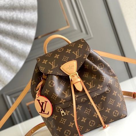 Louis Vuitton Montsouris PM Backpack Montsouris Pm, Cowhide Fabric, Backpack Ideas, Platform Shoes Sandals, Louis Vuitton Backpack, Backpack Outfit, Louis Vuitton Collection, Round Bag, Pretty Bags