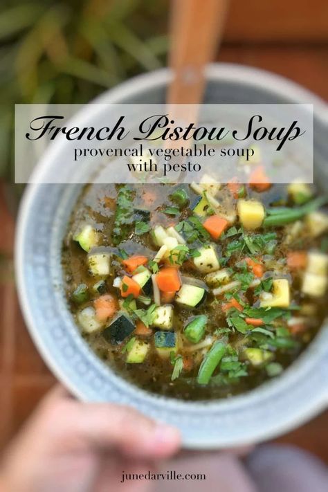 Pistou Soup, Soup With Pesto, Vegetarian Vegetable Soup, Chunky Vegetable Soup, Spring Soup Recipes, Pesto Soup, Green Beans Potatoes, Bisque Soup Recipes, Valentines Food Dinner