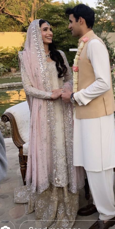 Nikkah ( the designer maybe bunto kazmi ) Pakistani Nikah Outfit White, Off White Nikah Dress Pakistani, Nikkah Looks Simple White, Desi White Nikkah Dress, Nikah Photography, White And Pink Nikkah Dress, Walima Bride, Nikkah Decor, Nikkah Outfit