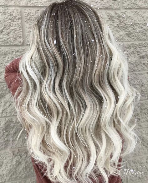 Who doesn’t love a snow bunny blonde. Icy dimensional blonde is my fav .   #blondehighlights   #brightblonde  #blondehairstyles Platinum Blonde Hair Color, Black Hair Balayage, Dimensional Blonde, Latest Hair Color, Ombre Hair Blonde, Hair Color Chart, Straight Blonde Hair, Blonde Hair Looks, Effortless Hairstyles