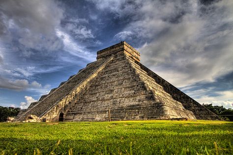 chitzen itza Chitzen Itza, Fall Solstice, March Bujo, Aztec Pyramids, The Great Pyramid, Great Pyramid, Beautiful Ruins, 7 Wonders, Yucatan Mexico