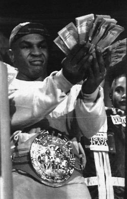 will pay big money for ear lobes Mike Tyson Boxing, Dope Pics, Boxing Images, Iron Mike, Trening Sztuk Walki, Gang Culture, Legendary Pictures, Muhammed Ali, Boxing Posters