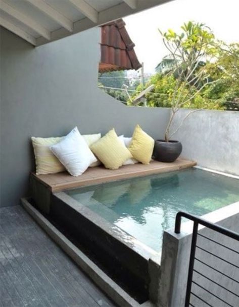 Ideas De Piscina, Kleiner Pool Design, Pools For Small Yards, Small Yards, Landscaping Diy, Small Swimming Pools, Mini Pool, Small Pool Design, Budget Patio