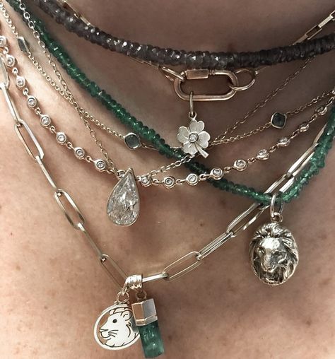 Earth Girl Aesthetic, Earthy Girl Aesthetic, Clarisse La Rue, Xoxo Necklace, Earthy Girl, Modern Grunge, Earth Girl, Grover Underwood, Favorite Aesthetic