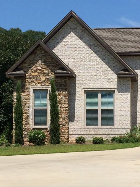 Magnolia Bay with Ivory – South Alabama Brick Company Magnolia Bay Brick House, Magnolia Bay Brick With White Mortar, Magnolia Bay Brick, Brick Ideas, Exterior House Renovation, Brick Companies, South Alabama, Farmhouse Designs, Farmhouse Renovation