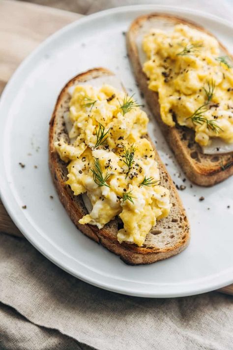 Classic Scrambled Egg & Cheese Toast Pastrami Sandwich Recipe, Eggs Sandwich, Breakfast Eggs Scrambled, Egg On Toast, Sourdough Toast, Scrambled Eggs Recipe, Recipe For Breakfast, Egg Cheese, Egg And Cheese