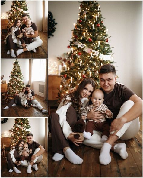 Cozy Christmas Photoshoot Family, Family Christmas Photos With Baby, New Year Family Photo Ideas, Cozy Christmas Photoshoot, Christmas Family Photos With Baby, At Home Christmas Photoshoot Family, Home Christmas Photoshoot, Indoor Christmas Photos, Christmas Tree Photoshoot