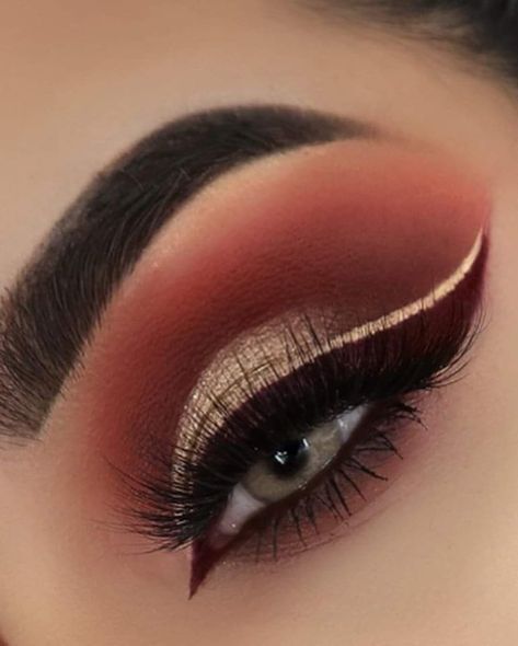 Gold And Maroon Makeup, Gold And Red Eyeshadow, Red Glam Makeup, Black And Gold Eyeshadow, Maroon Makeup, Gold Eyeshadow Looks, Gold Glitter Eyeshadow, Shimmer Eye Makeup, Purple Eye Makeup