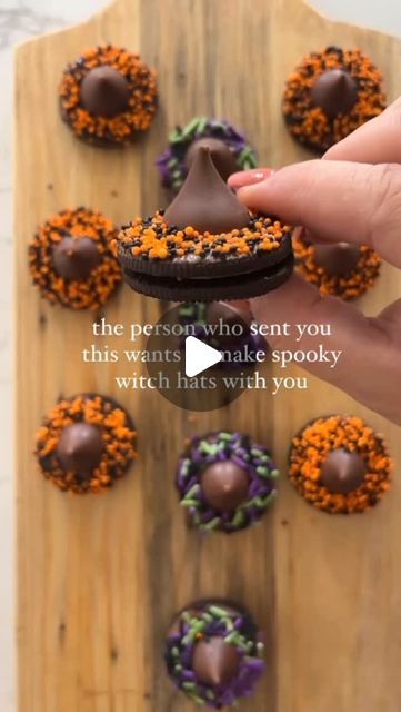 Soothing Scenery on Instagram: "Witch hat cookies!! Super cute and easy to make!! 🧙‍♀️🍪💚🧡 #halloween #instagood #fall #instagram #holiday #fun #cute #happy #love #recipe #recipes #easyrecipes #kids #kidfriendly #food #foodstagram #foodie #trickortreat" Oreo Witch Hats, Witch Hat Cookies, Love Recipe, Fall Instagram, Fun Halloween Treats, Halloween Sprinkles, Hat Cookies, Witch Hats, Halloween Chocolate