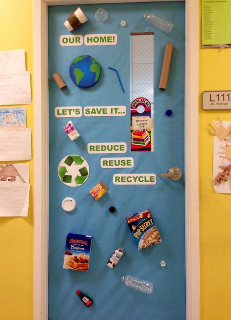 Earth Day Classroom Door Science Classroom Door, Earth Science Classroom, Door Classroom, Classroom Door Displays, Recycled Door, Science Classroom Decorations, Classroom Layout, Earth Day Activities, Door Decorations Classroom