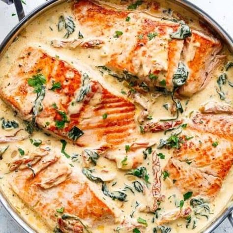 Creamy Garlic Butter Tuscan Salmon - Cafe Delites Tuscan Salmon Recipe, Tuscan Salmon, Seared Salmon Recipes, Salmon Recipes Pan Seared, Sauce For Salmon, Garlic Butter Salmon, Seafood Sauce, Butter Salmon, Baked Salmon Recipes