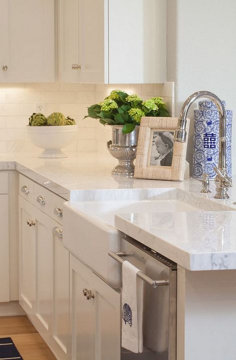 Thick White Quartzite Countertop + Farmhouse Sink. #WhiteQuartzite #Countertop AGK Design Studio. White Quartzite, Interior Vintage, Kitchen Redo, Farmhouse Sink, White Kitchen Cabinets, Trendy Kitchen, Decor Minimalist, Kitchen Remodel Idea, Updated Kitchen