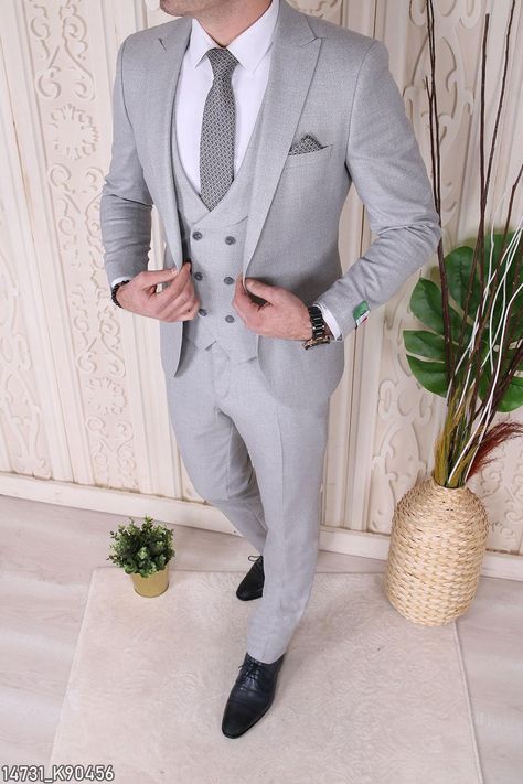 Slim Fit Groom Suit, Best Wedding Suits For Men, Suit For Man, Mens Fashion Retro, Best Wedding Suits, Grey Suit Men, Power And Control, Stylish Mens Suits, Elegant Suit