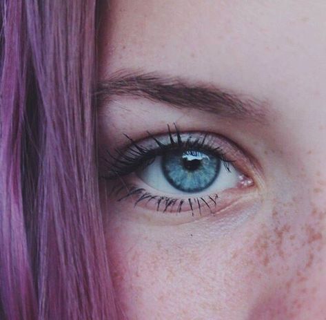 Purple hair blue eyes Blue Eyes Aesthetic, Girl With Purple Hair, Nymphadora Tonks, Harry Potter Girl, Summer Blue, Contemporary Aesthetic, Character Aesthetic, Coraline, Purple Hair