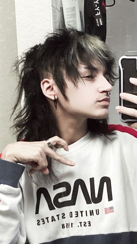 Metal Hairstyles, Punk Mullet, Mullet Haircut, Hair Inspiration Short, Punk Hair, Alternative Hair, Undercut Hairstyles, Hair Clothes, Dye My Hair