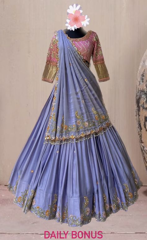 Colour Combination For Chaniya Choli, Chaniya Choli Colour Combination, Siders Wedding Outfits, Purple Chaniya Choli, Chaniya Choli Designs Weddings, Casual Lehenga, Chaniya Choli Designs, Purple Lehenga, Ghaghra Choli