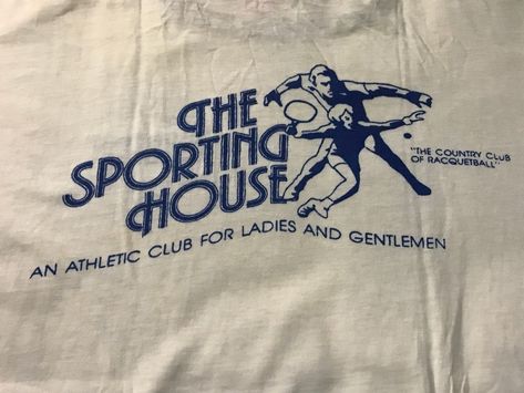 I w 90s Sport, Minimal Shirt Design, Marathon Shirts, Retro Graphic Design, Tennis Club, Athletic Club, Retro Sport, Shirt Design Inspiration, Sports Graphic Design